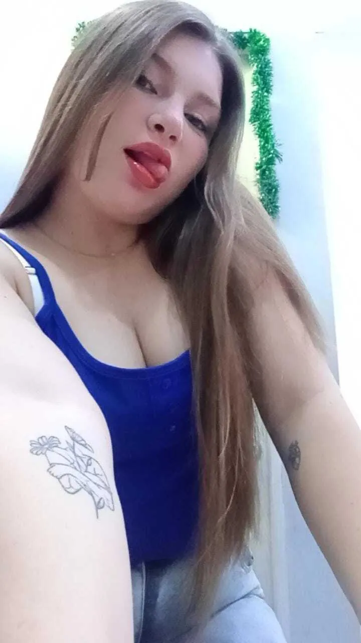 Performer LiiaVelvet Photo 4