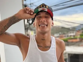 Straight_latinX profielfoto van cam model