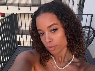 Image de profil du modèle de webcam CamilleAmour