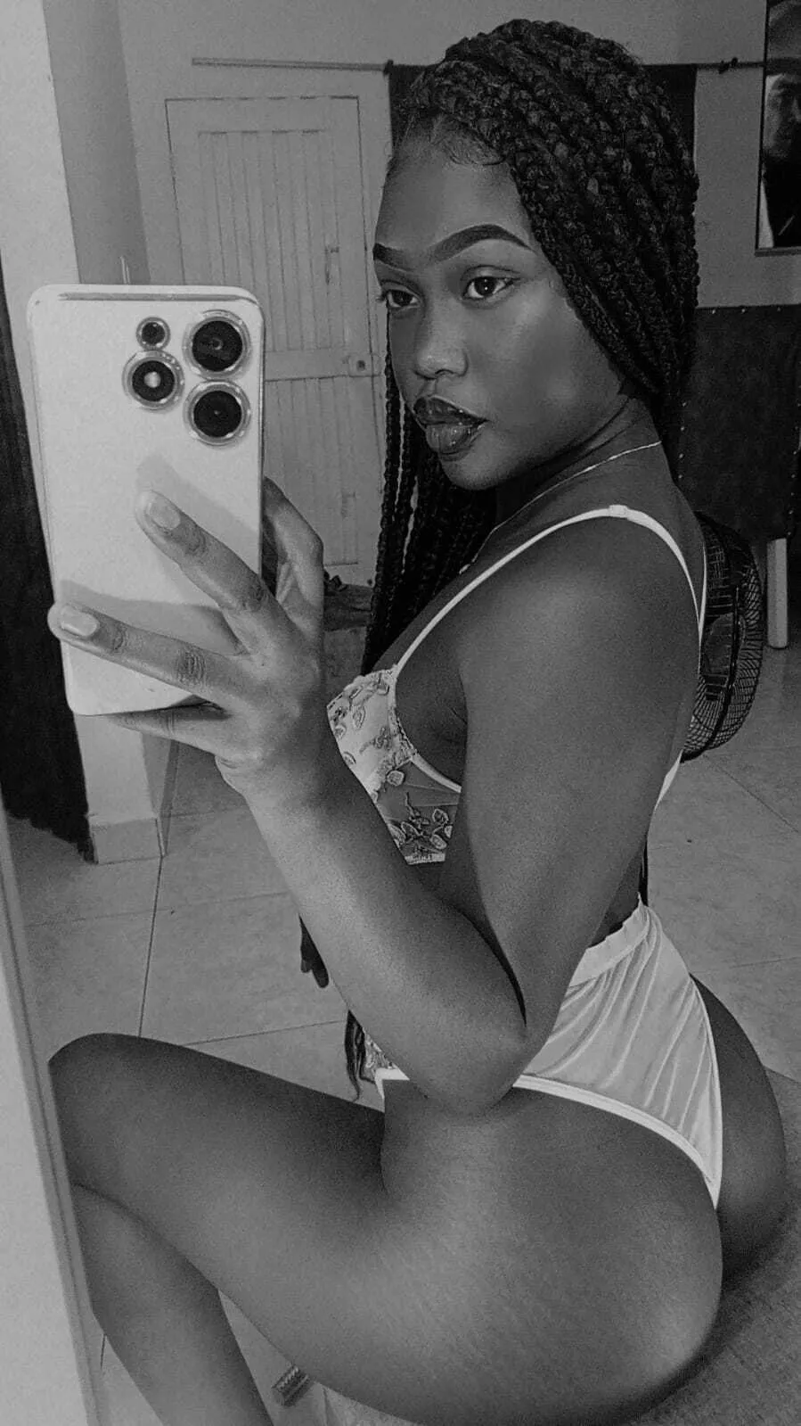 Artist ThianaTaylor Foto 4