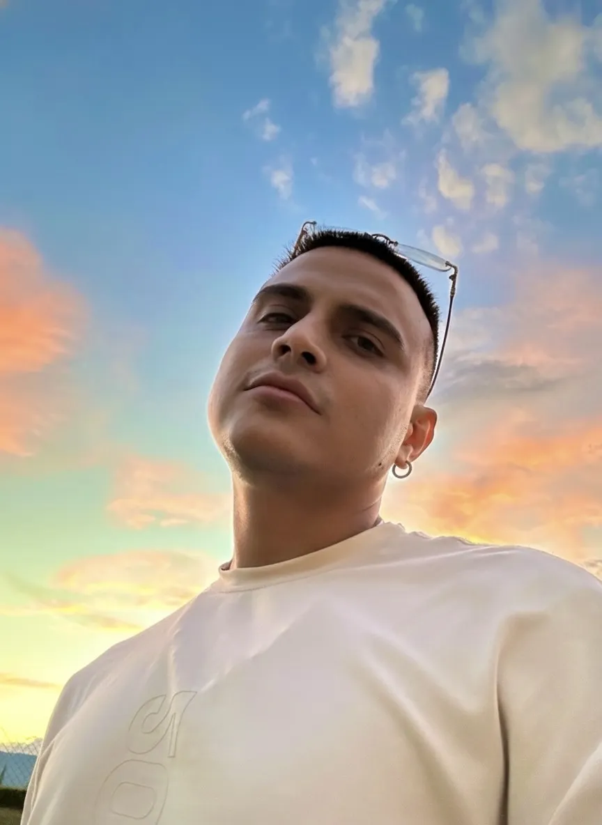 Performer TommyGuerra Photo 3