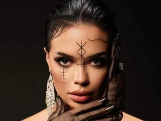 ELYISSA profilbild på webbkameramodell