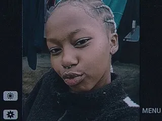 Image de profil du modèle de webcam ShireWhine