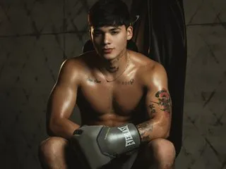 Image de profil du modèle de webcam Iron_tous