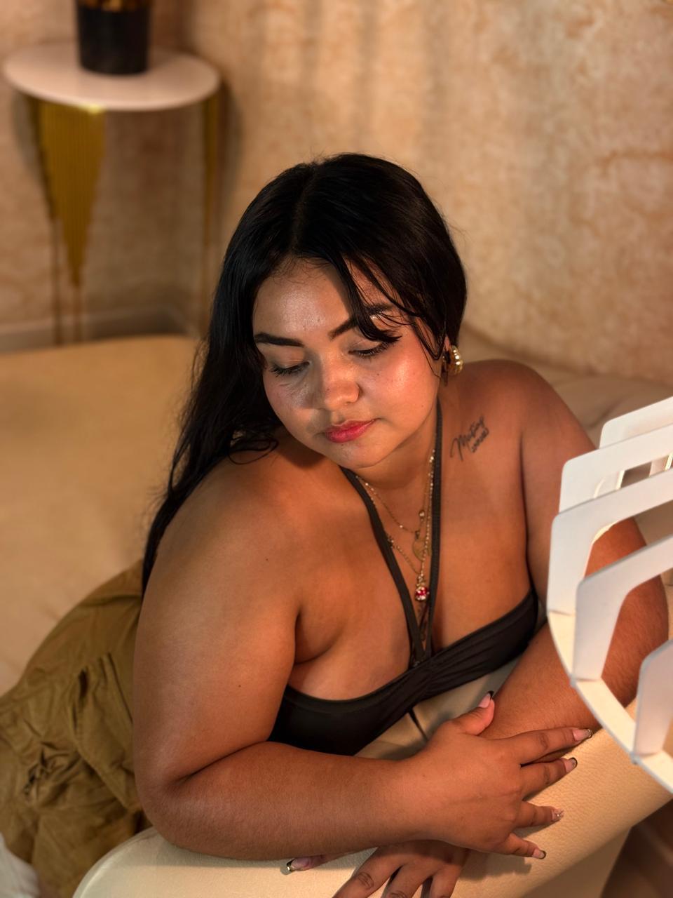 Artiest MiaCurvyy Foto 4