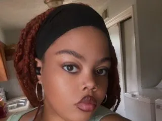 Image de profil du modèle de webcam LaRayRoses