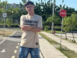 Image de profil du modèle de webcam drack_money