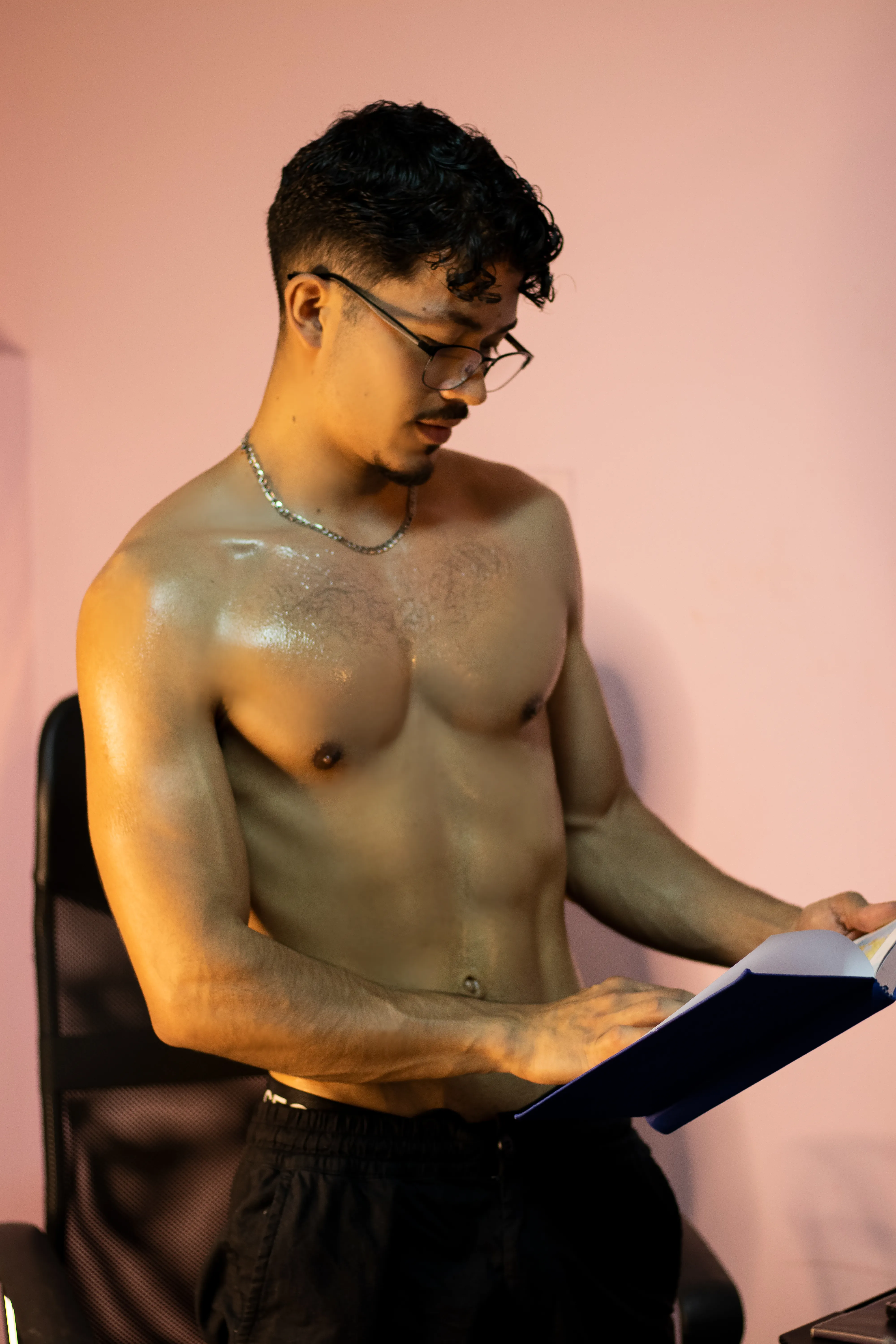 Performer NicolaiKarav Photo 8