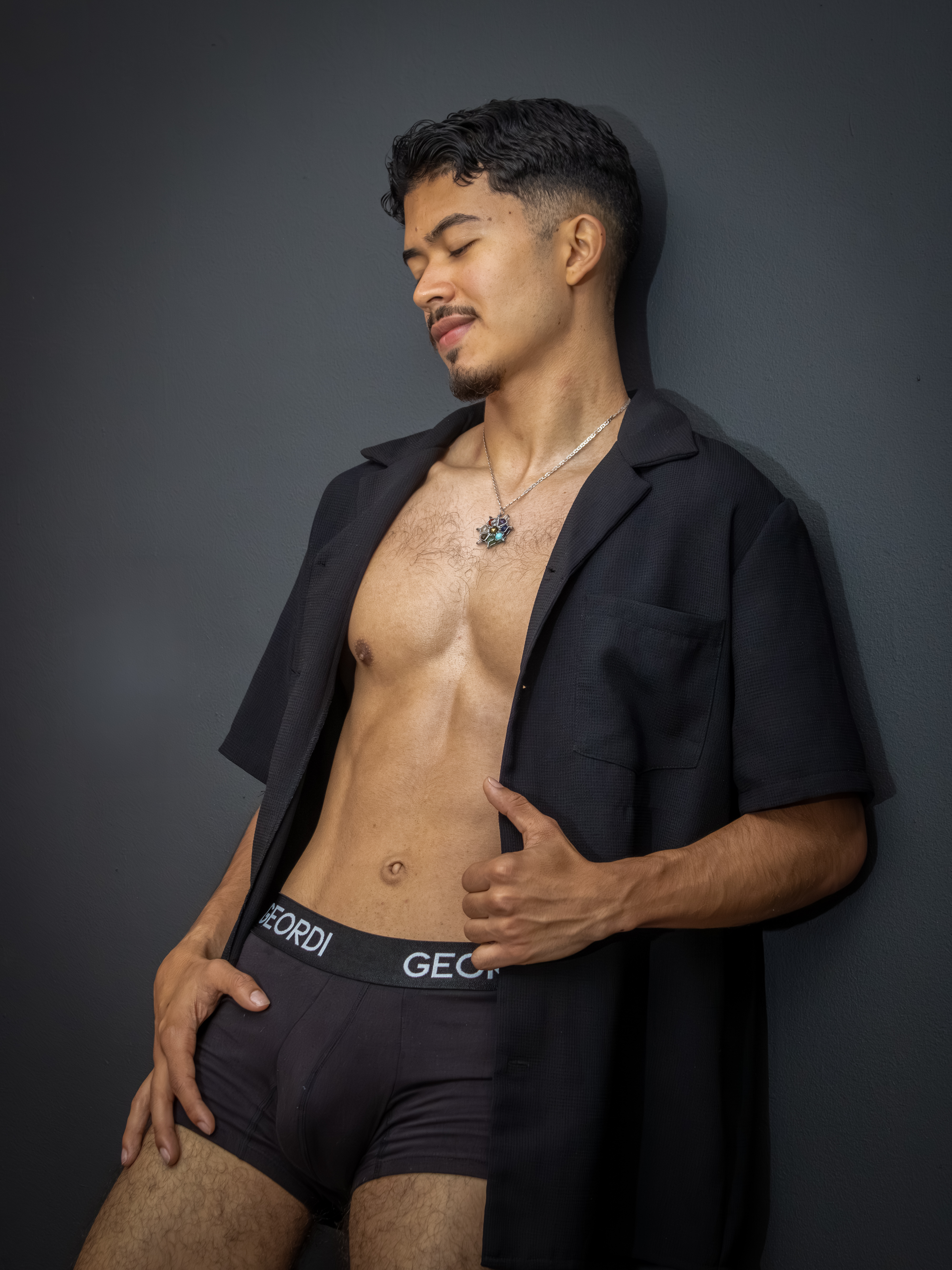 Performer NicolaiKarav Photo 11