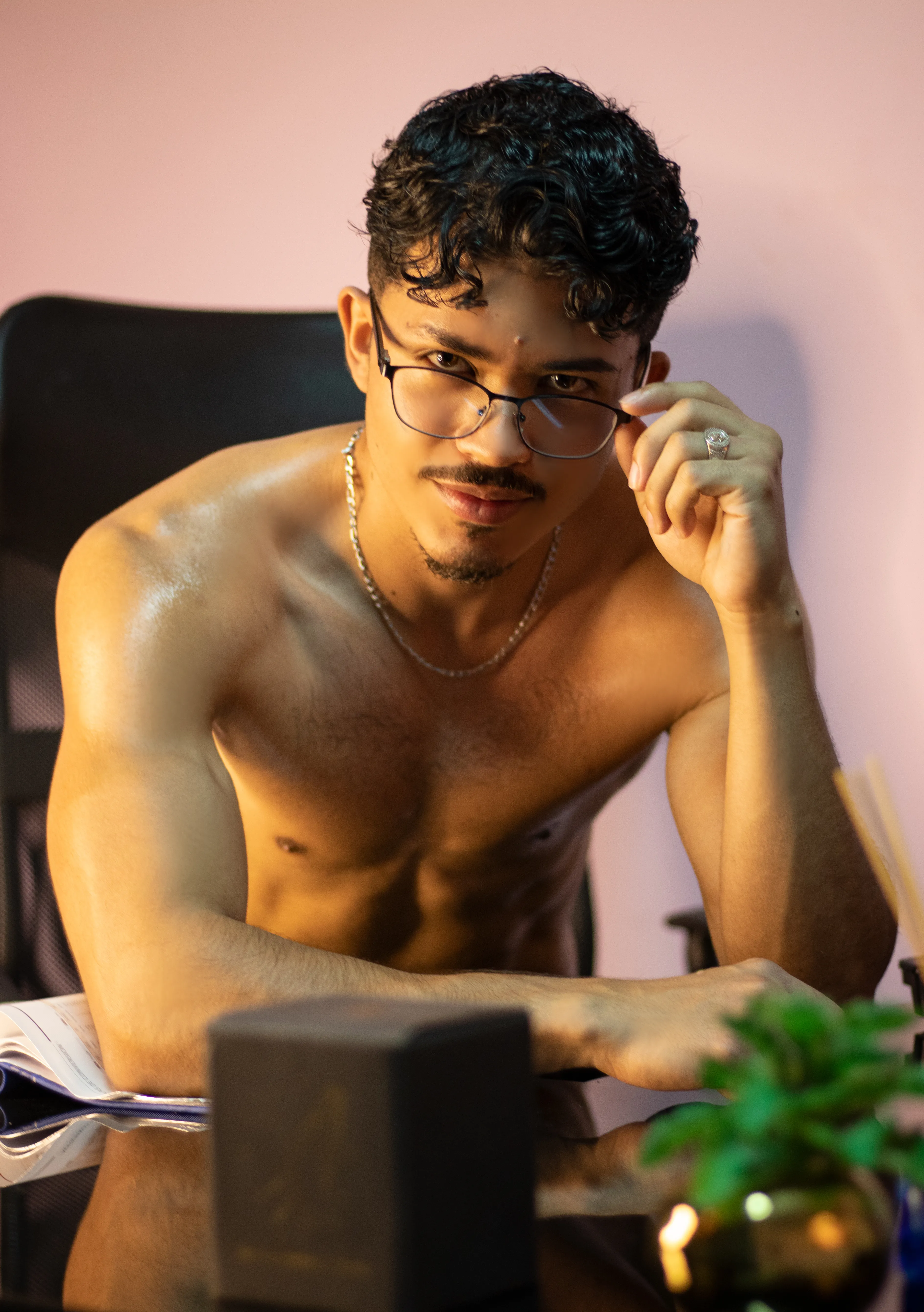 Performer NicolaiKarav Photo 10