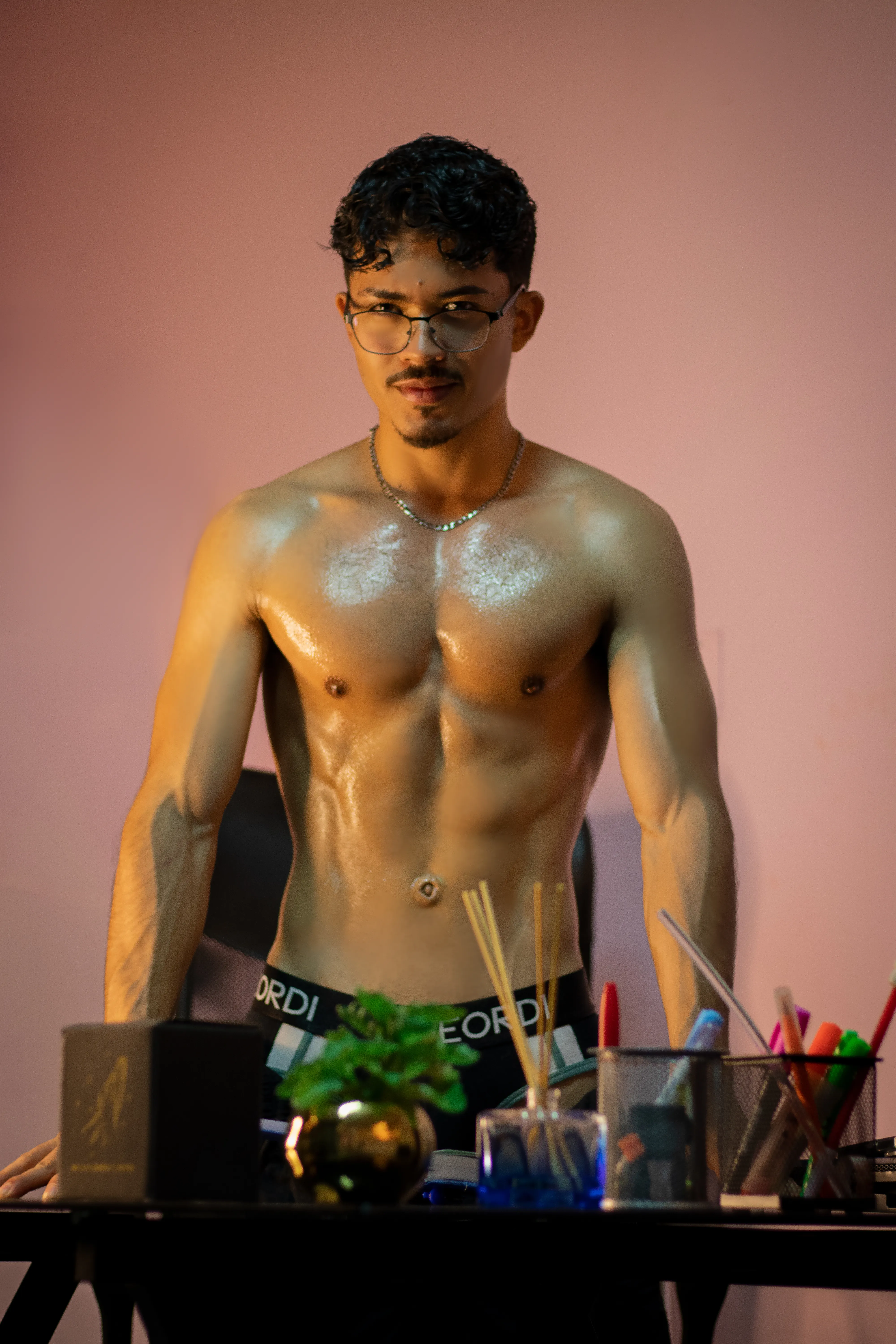 Performer NicolaiKarav Photo 11