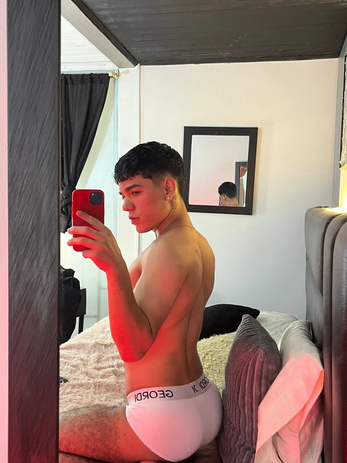 Performer AlexHottie Photo 1