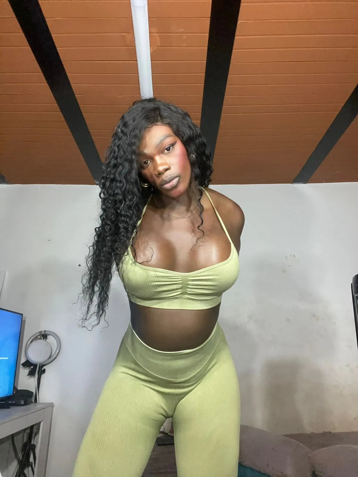 Performer brendaxh Photo 1