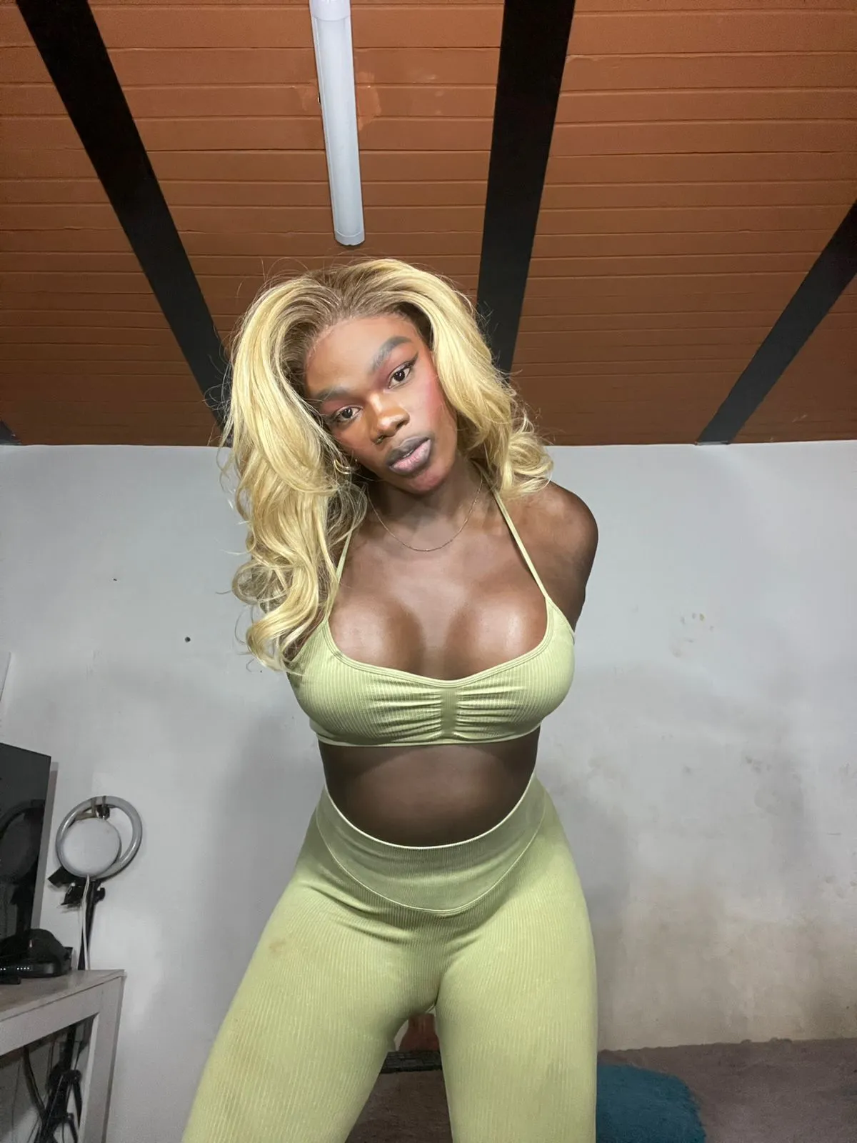 Performer brendaxh Photo 5