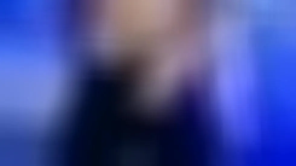 Intérprete AdrianWell Video 1
