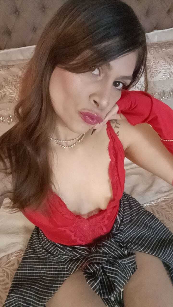 Performer Giovanna_Bloom Photo 12