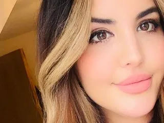 Imagen de perfil de modelo de cámara web de ZaraLuxy