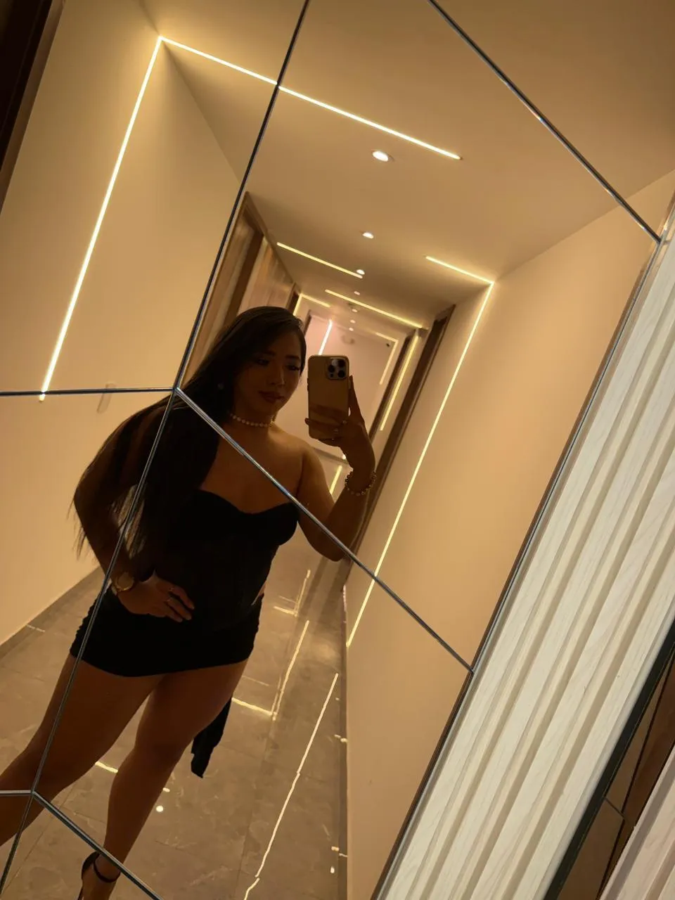 Performer HannaPrada Photo 4