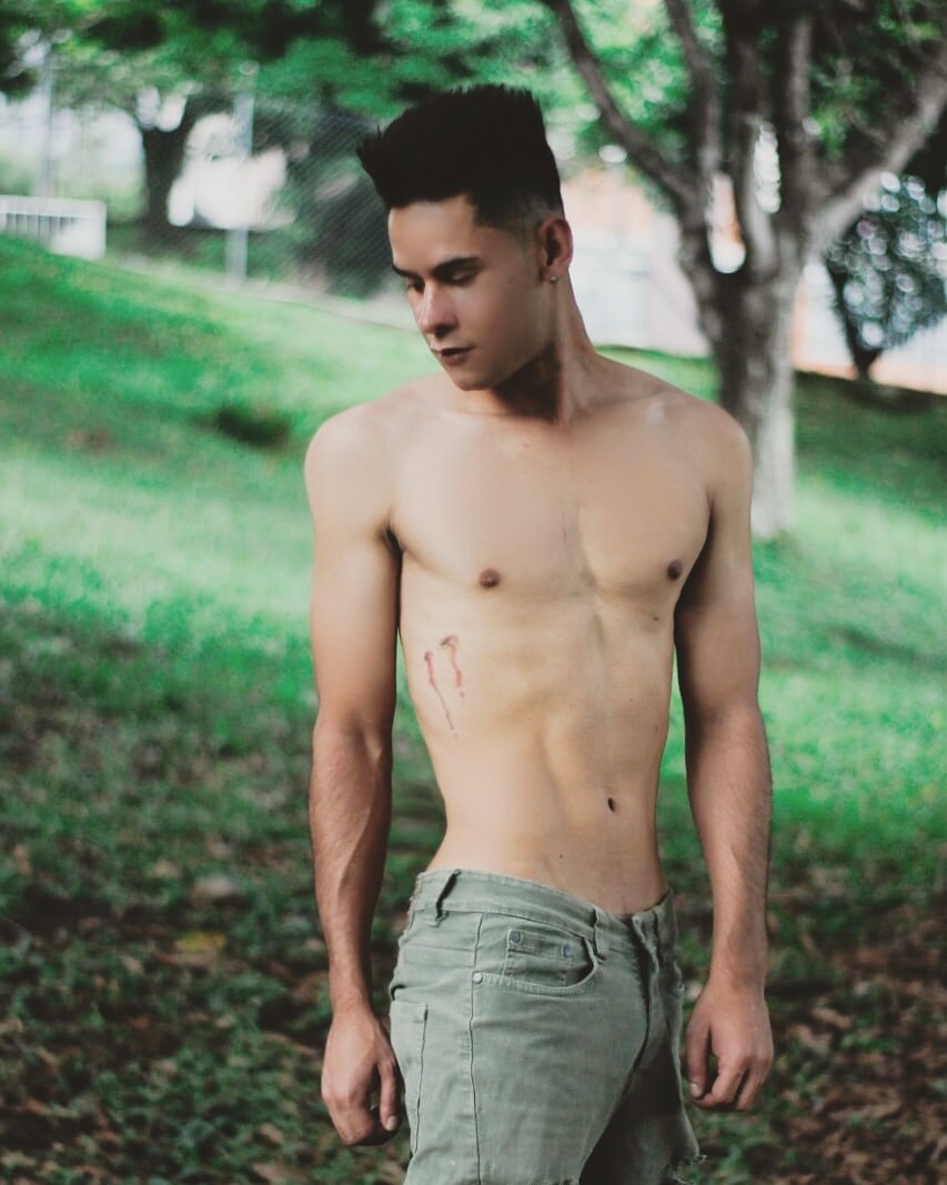 Performer Tavo21 Photo 6