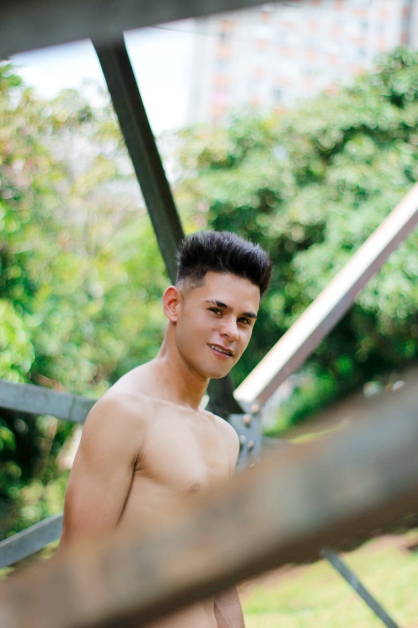 Performer Tavo21 Photo 4