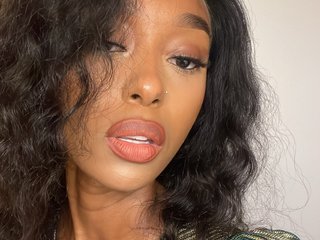 Imagen de perfil de modelo de cámara web de LunaVelour