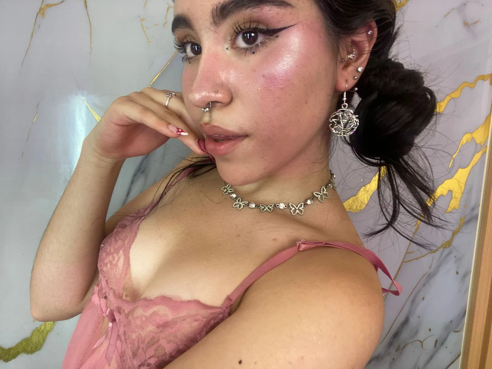 Interprete ShaylaSong Foto 1