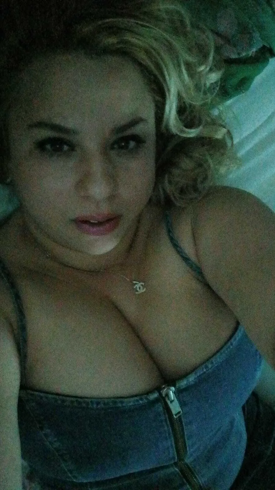 Performer BelleInna Photo 3