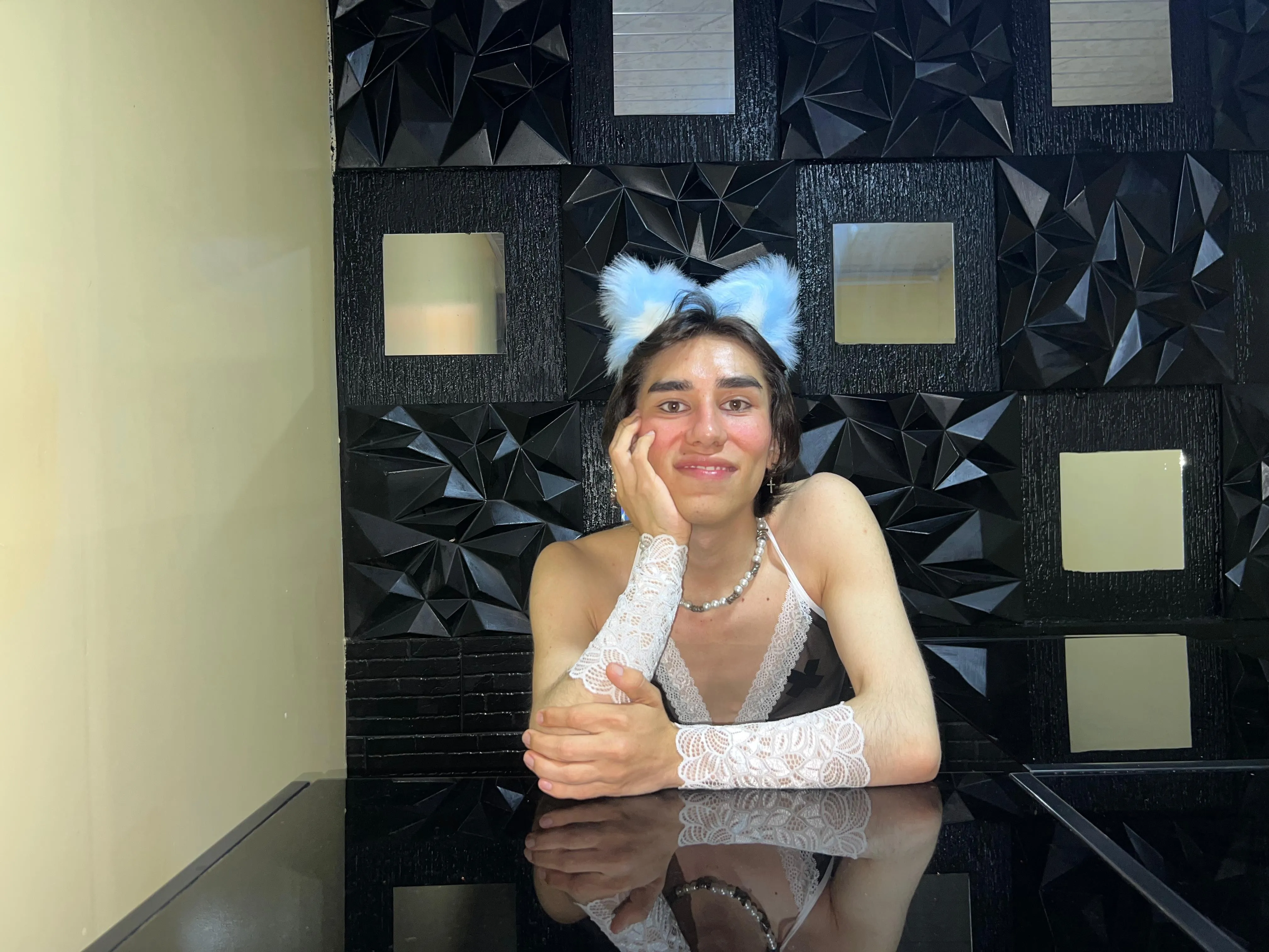 Artist Yuyang Foto 5