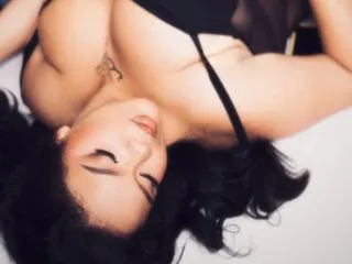 Image de profil du modèle de webcam Emiilyblooms