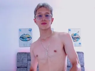 SkinnyBigcock20