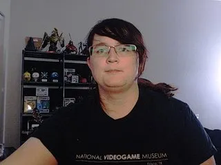 Image de profil du modèle de webcam Raven_Doll