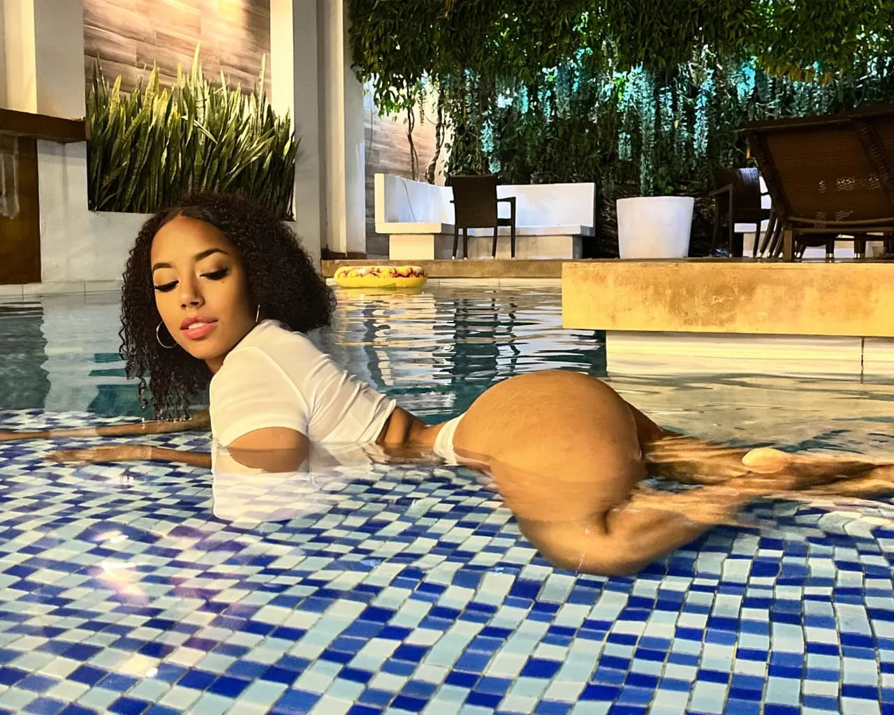 Interprete KiraHill Foto 3