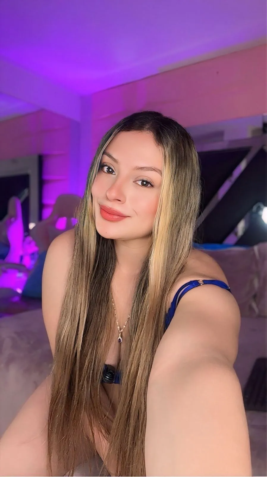 Performer Giigii_Hadid Photo 9