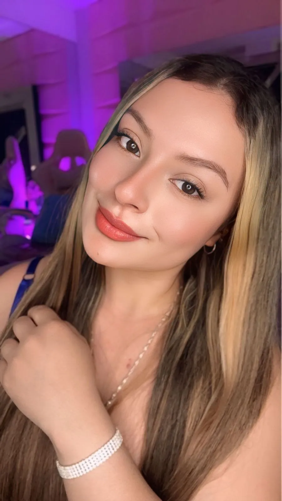 Performer Giigii_Hadid Photo 4