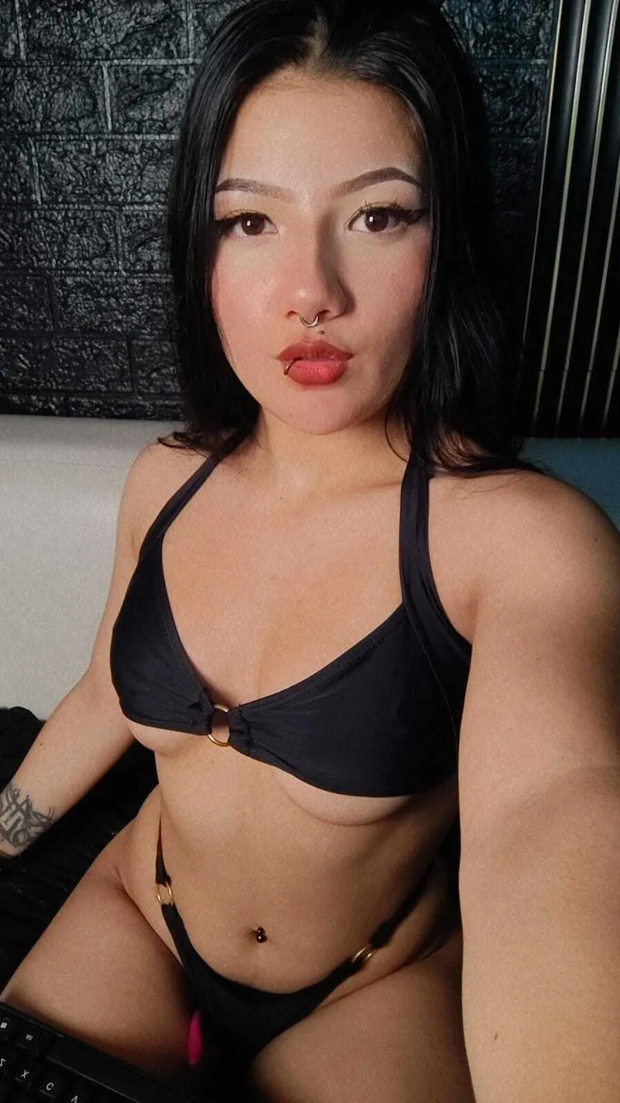 Performer Liliighot Photo 12