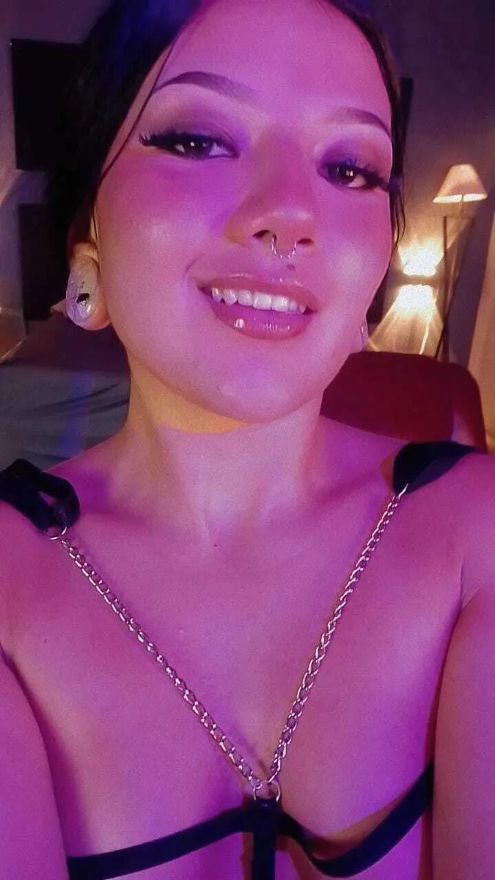 Performer Liliighot Photo 6