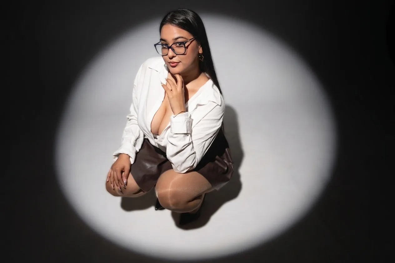 Performer NathalyBloom Photo 6