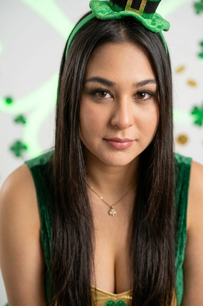 Performer NathalyBloom Photo 2