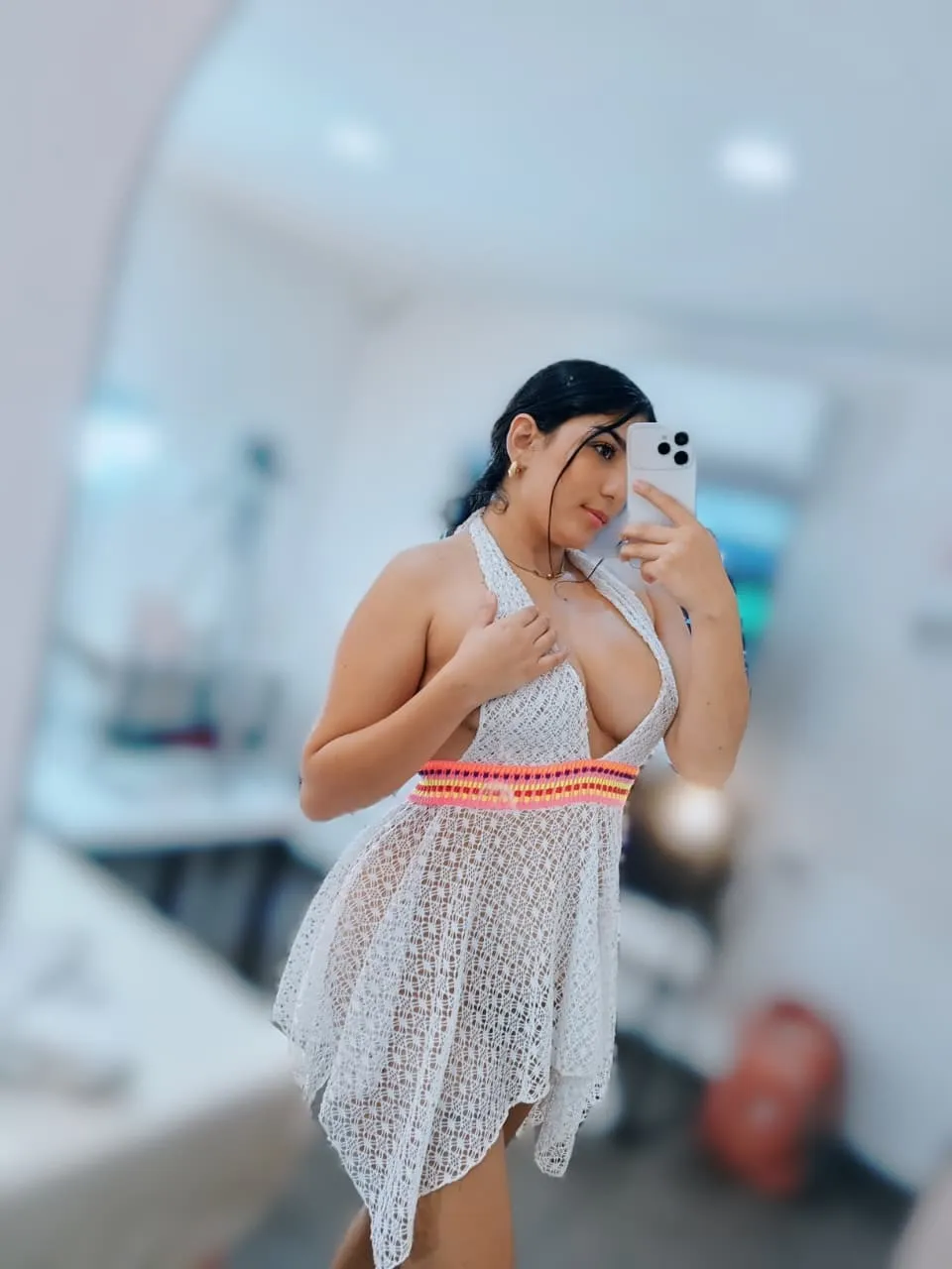 Performer BELLANANA Photo 6