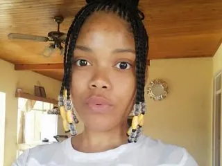 CherryHola97x profilbild på webbkameramodell