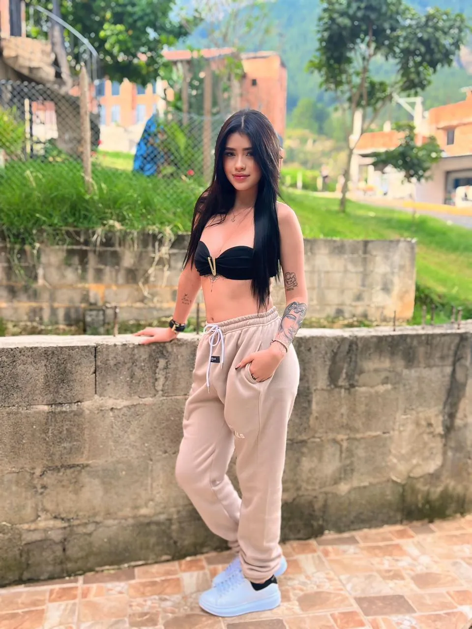 Performer MadissonVega Photo 6