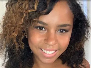 Imagen de perfil de modelo de cámara web de MsCrystalMoon