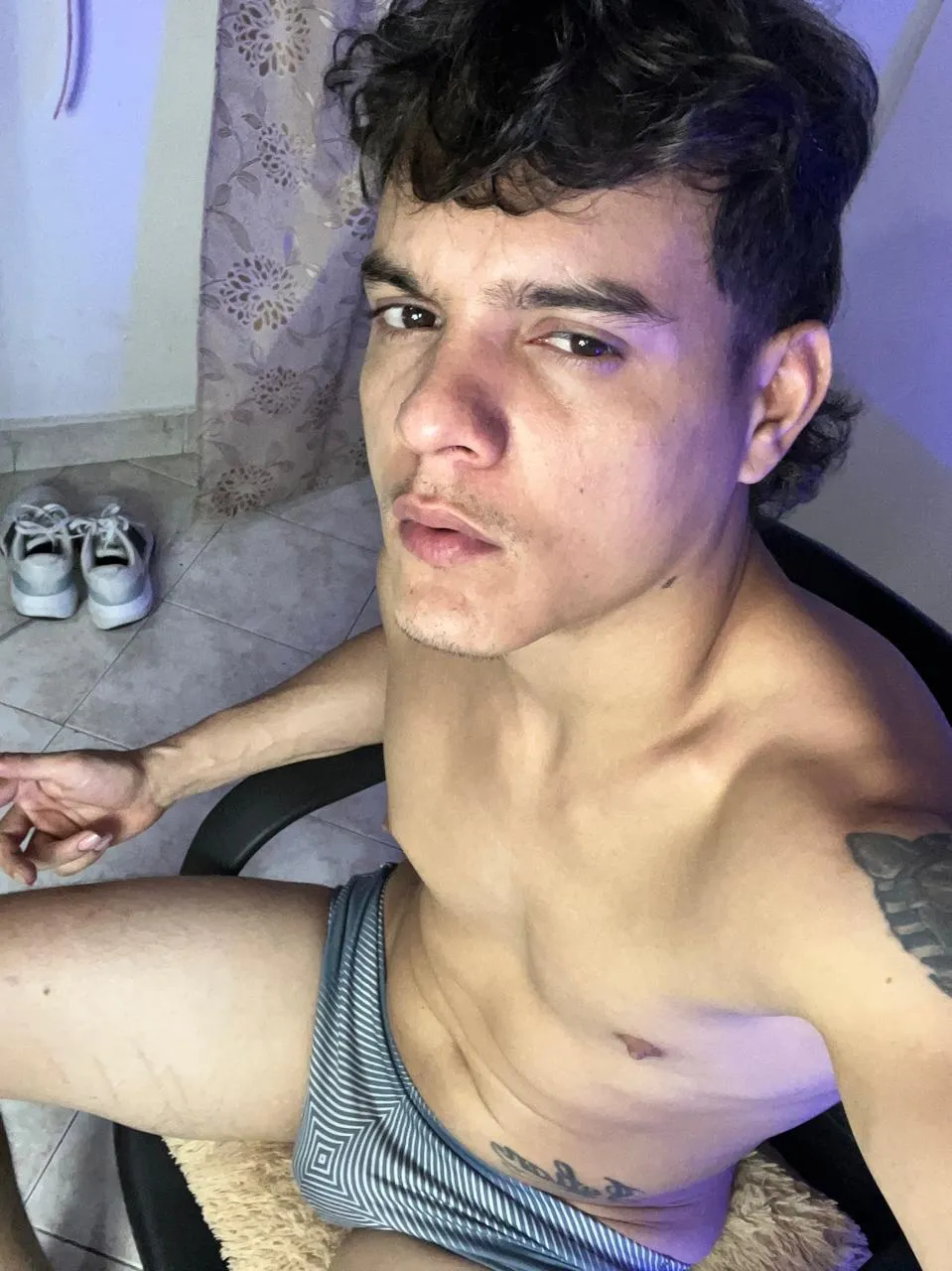 Performer levi_owen Photo 7