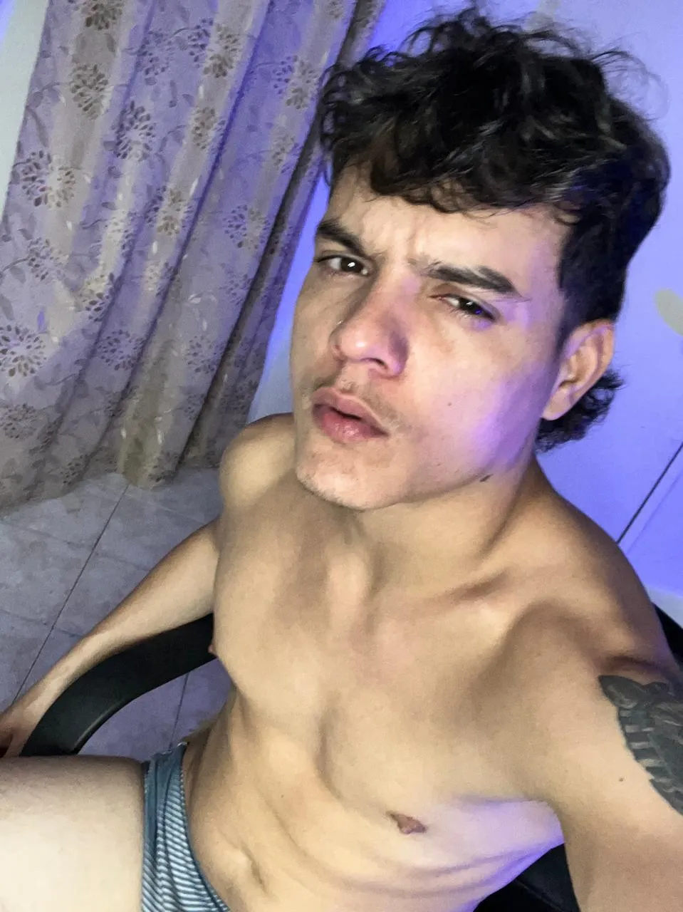 Performer levi_owen Photo 6