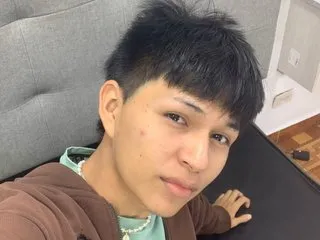 Image de profil du modèle de webcam Mortelle_Young