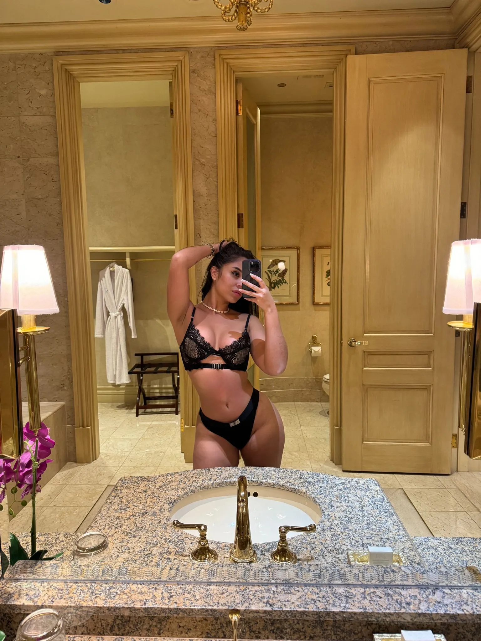 Performer mikeila90 Photo 4