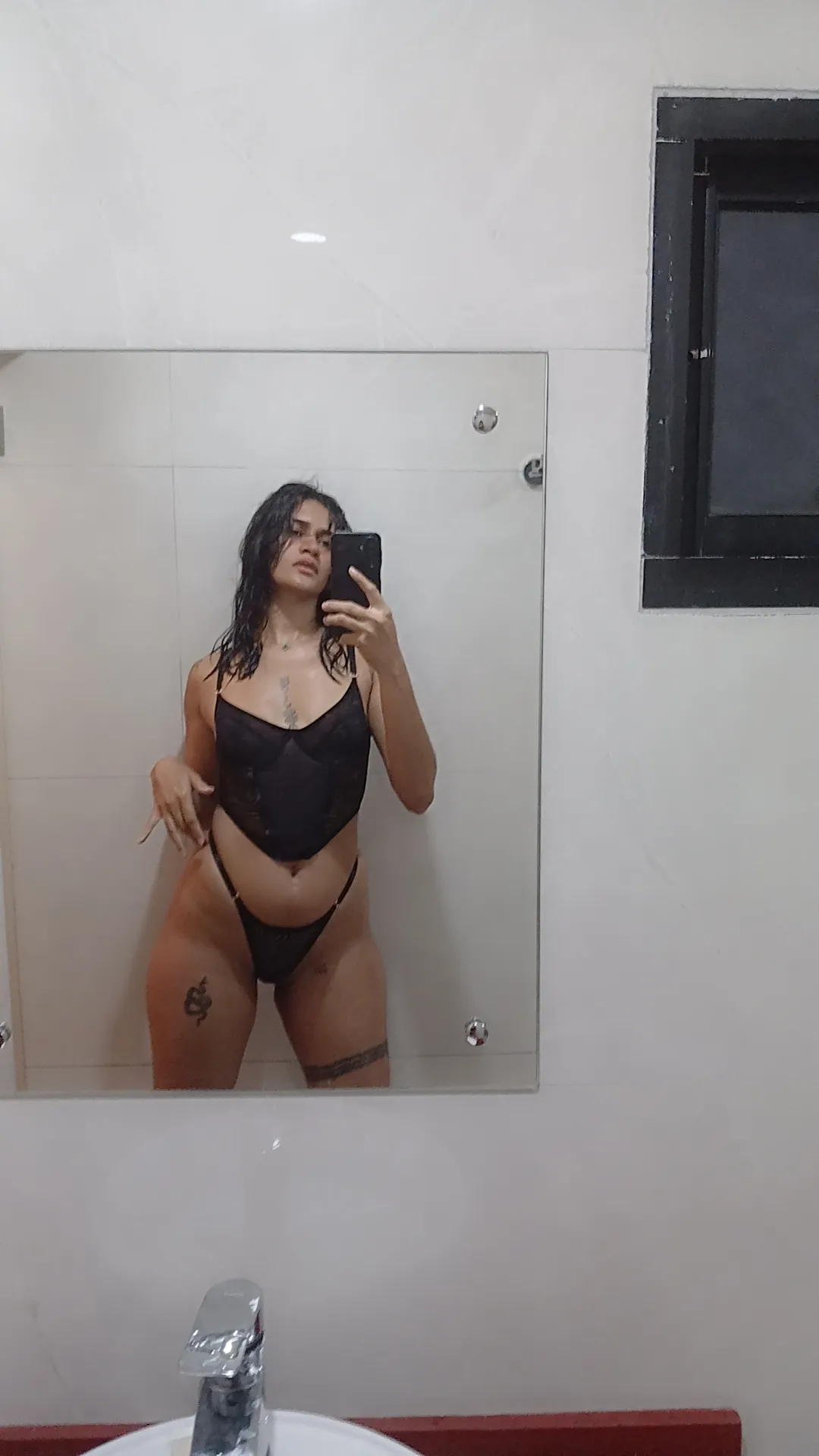 Performer Bellahadid77 Photo 1