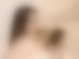 Image de profil du modèle de webcam Aniikaromanoff