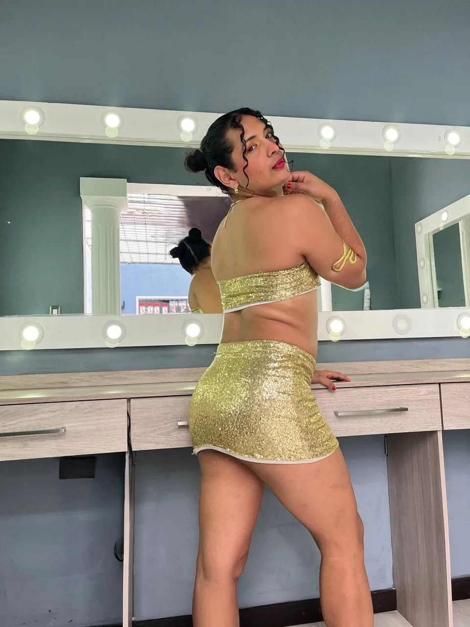 Performer DenniseSinclair Photo 12