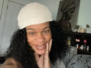 MemeReese profilbild på webbkameramodell